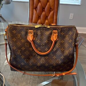 Louis Vuitton monogram speedy 35